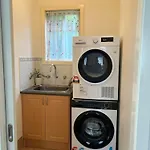 Bexley North Entire 2 Storey House 4 Or 5 Bedroom 11 Beds 5 Mns Walk To Train Station And Close To Airport , Sydney Cbd